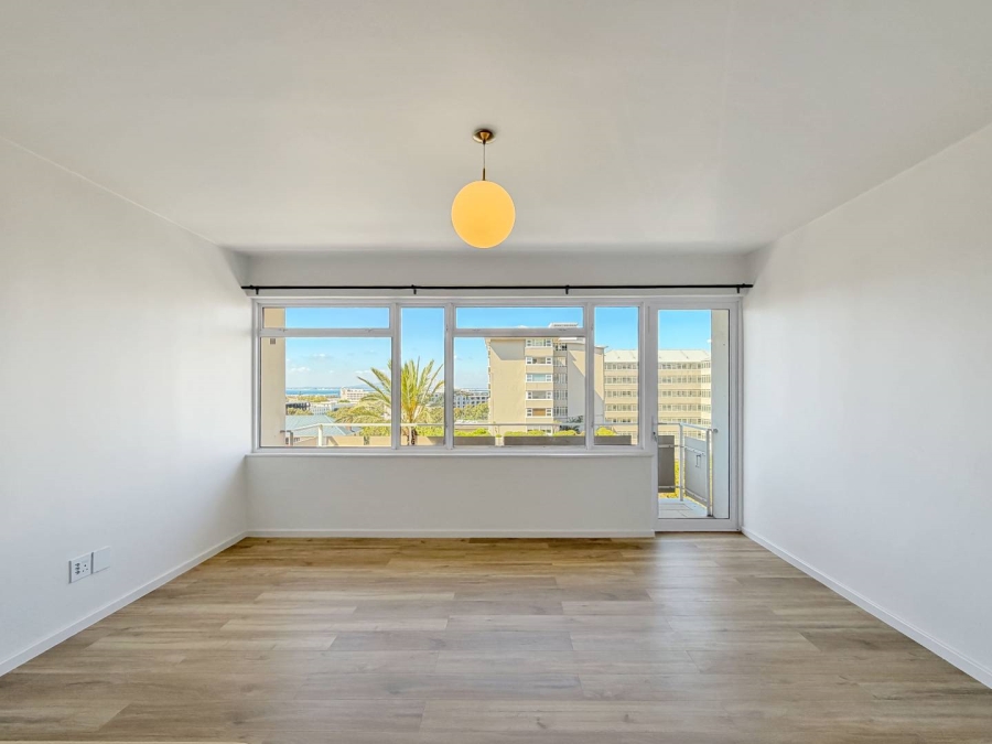 To Let 2 Bedroom Property for Rent in Green Point Western Cape